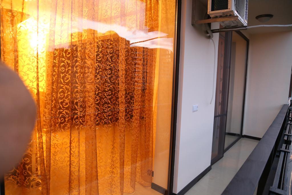 Versace Downtown يريفان الغرفة الصورة
